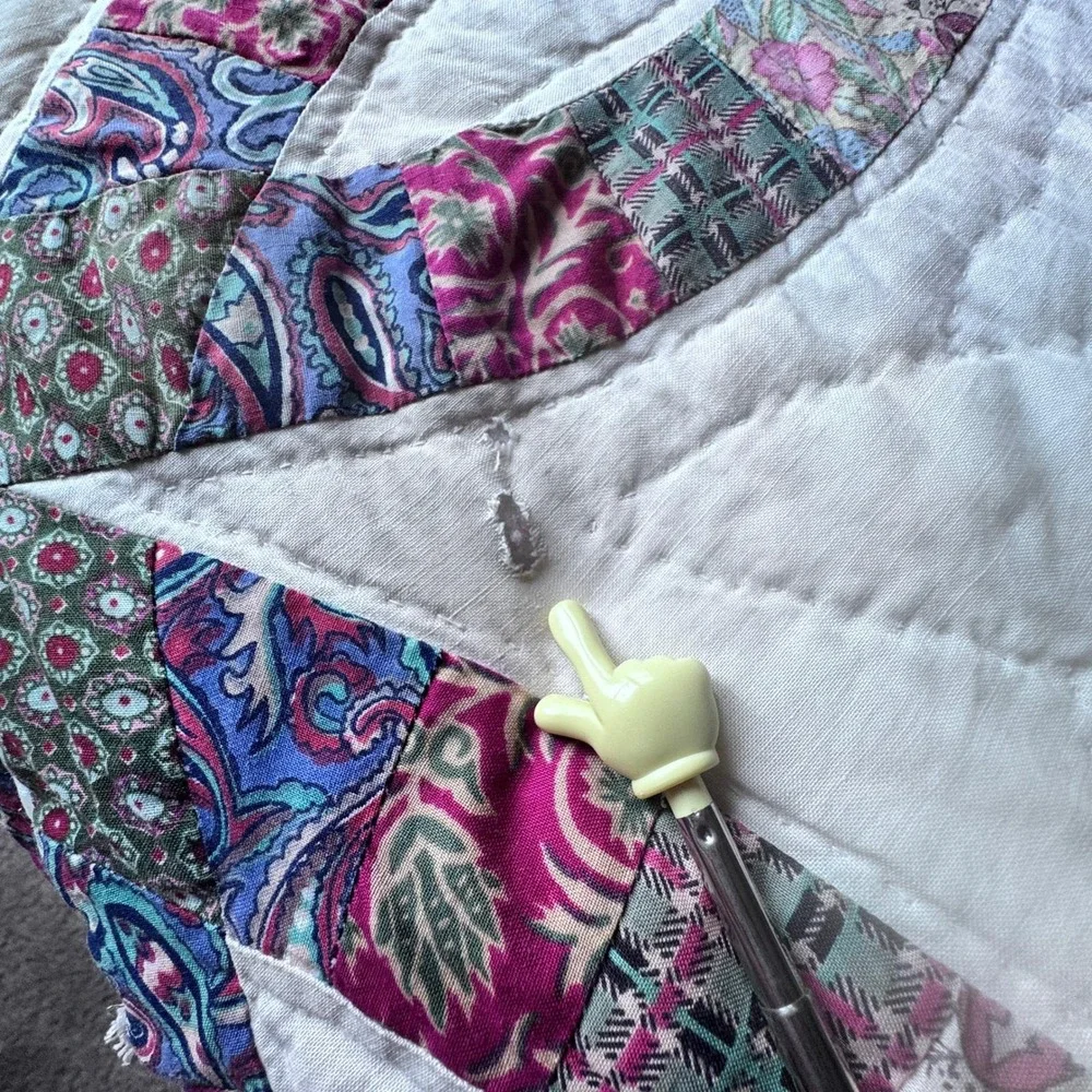 Double Wedding‎ Ring Quilt Vintage Hand Quilted Scalloped Edge Cottagecore